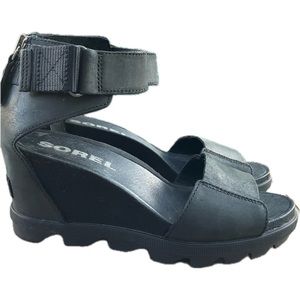 Sorel sandals size 7